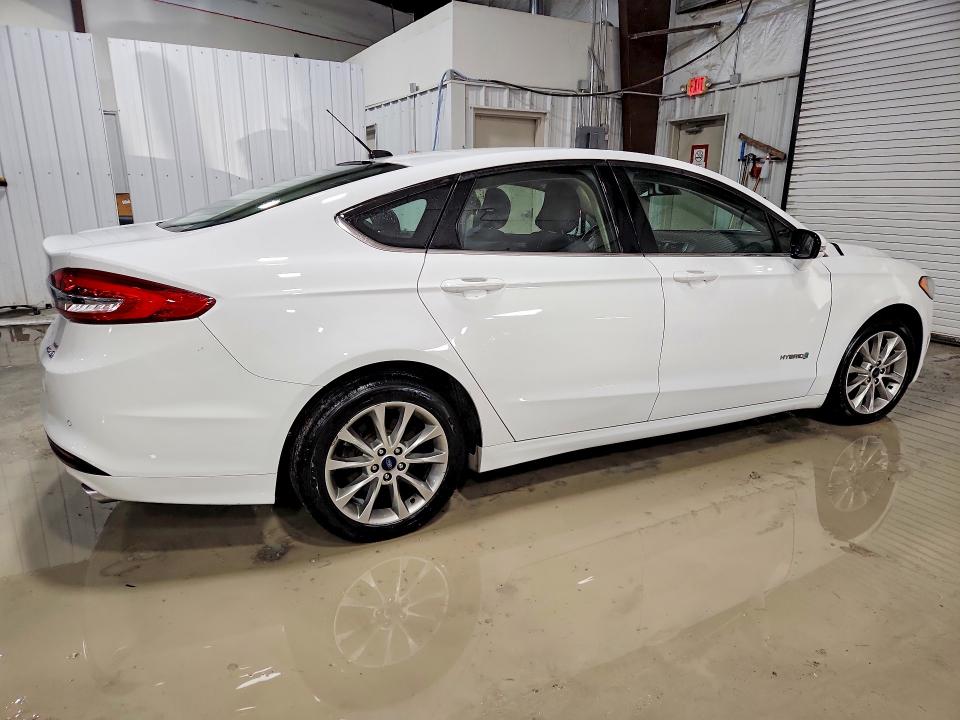 Photo 3 from auction – 2017 FORD FUSION SE with VIN 3FA6P0LU4HR296856