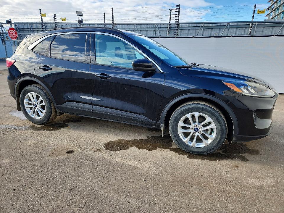 Photo 4 from auction – 2020 FORD ESCAPE with VIN 1FMCU9G64LUA17621