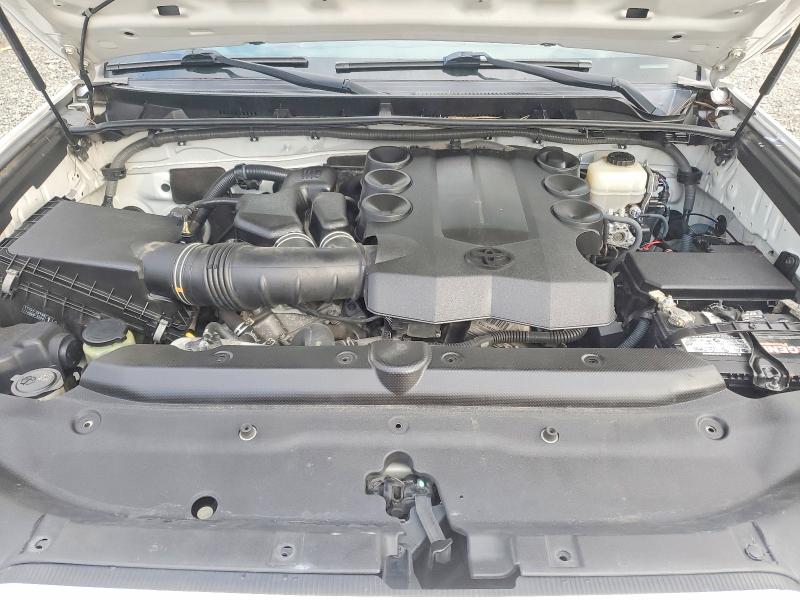 Photo 12 from auction – 2014 TOYOTA 4RUNNER with VIN JTEZU5JR1E5079030