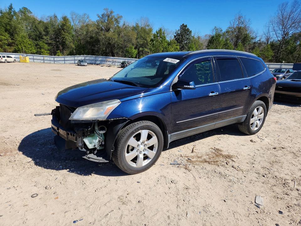 CHEVROLET TRAVERSE 2015 with VIN 1GNKRJKDXFJ101240 - Photo from auction