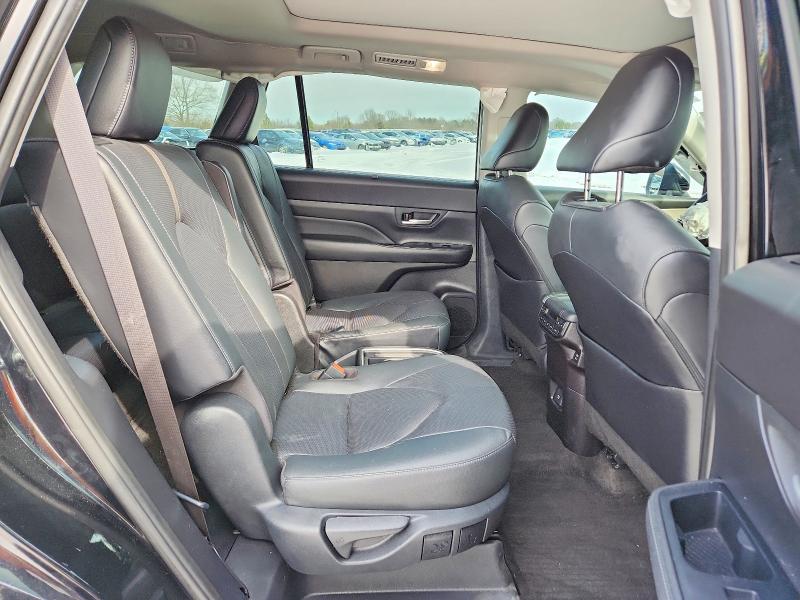 Photo 11 from auction – 2024 TOYOTA GRAND HIGHLANDER with VIN 5TDAAAB54RS010900