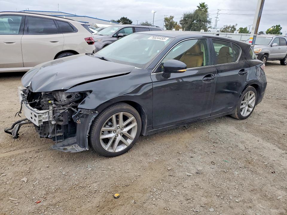 LEXUS CT 2015 with VIN JTHKD5BH4F2247143 - Photo from auction