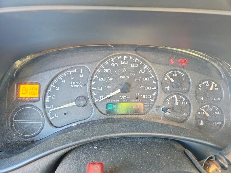 Photo 9 from auction – 2002 CHEVROLET SILVERADO with VIN 2GCEC19T221292306