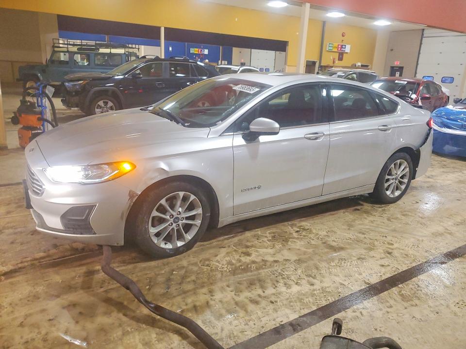 FORD FUSION 2019 with VIN 3FA6P0LU7KR212651 - Photo from auction