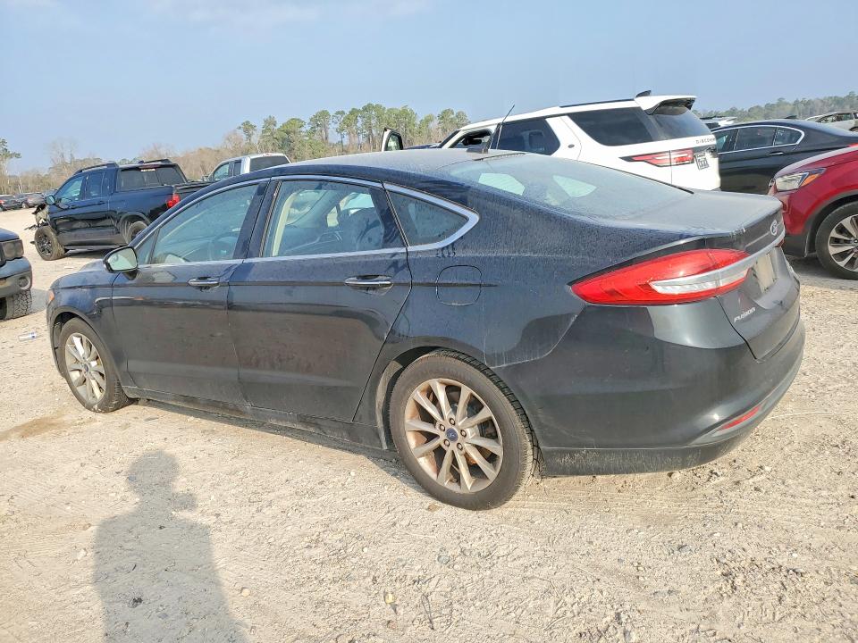 Photo 2 from auction – 2017 FORD FUSION with VIN 3FA6P0HD4HR122679