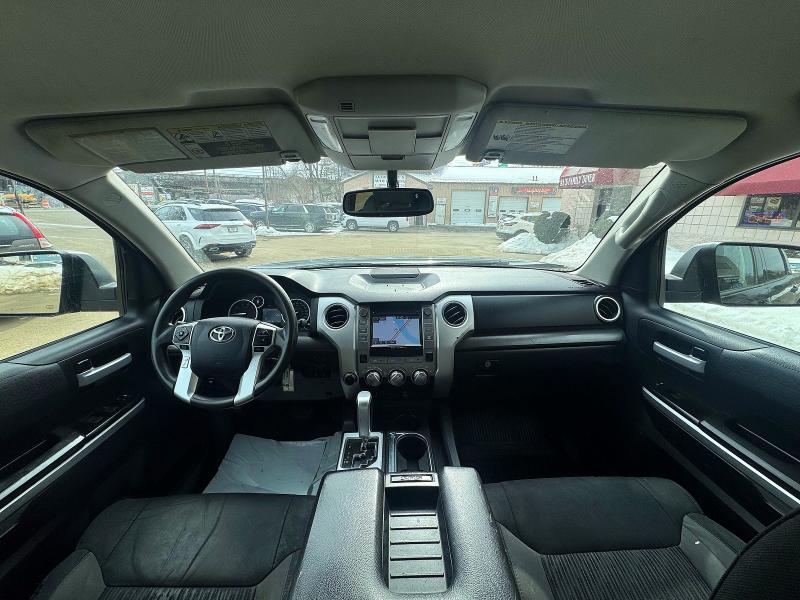 Photo 9 from auction – 2017 TOYOTA TUNDRA CRE with VIN 5TFDY5F17HX624243