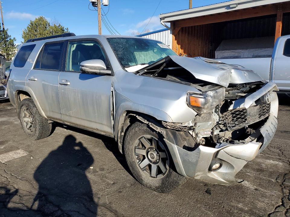 Photo 4 from auction – 2021 TOYOTA 4RUNNER with VIN JTERU5JR0M5841309