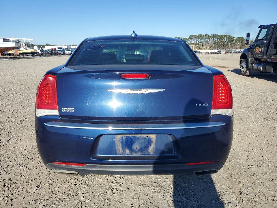 Photo 6 from auction – 2015 CHRYSLER 300 with VIN 2C3CCAAG2FH838190