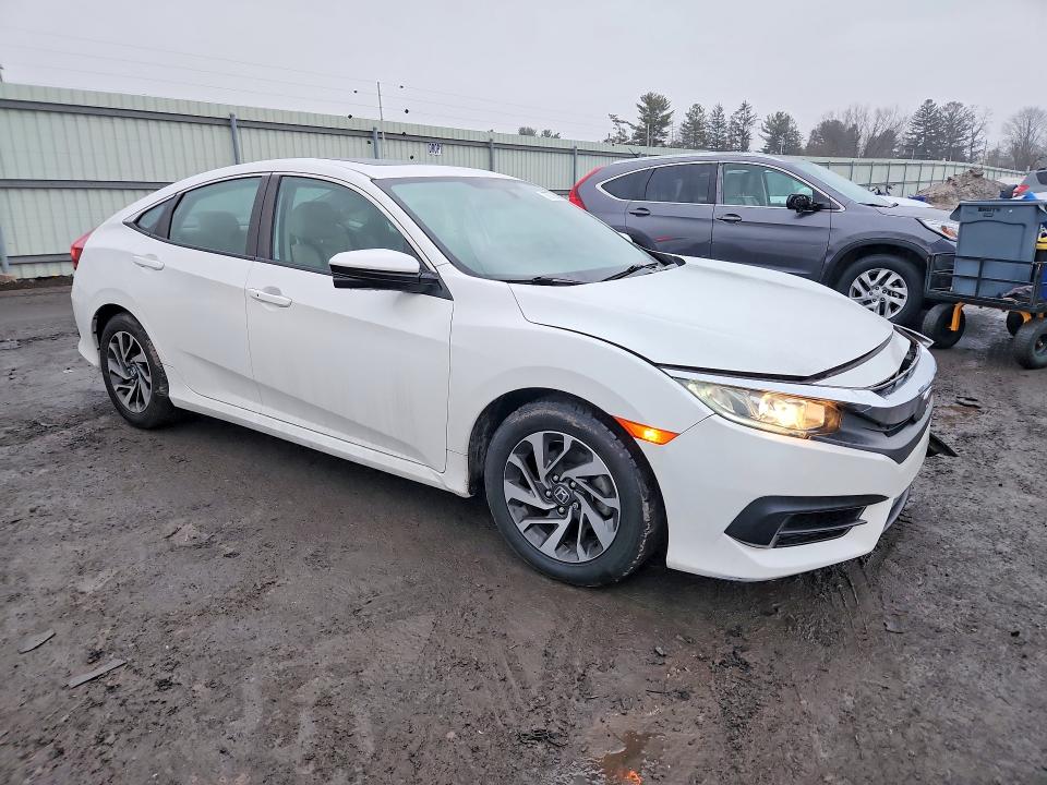 Photo 4 from auction – 2018 HONDA CIVIC with VIN 19XFC2F74JE200759