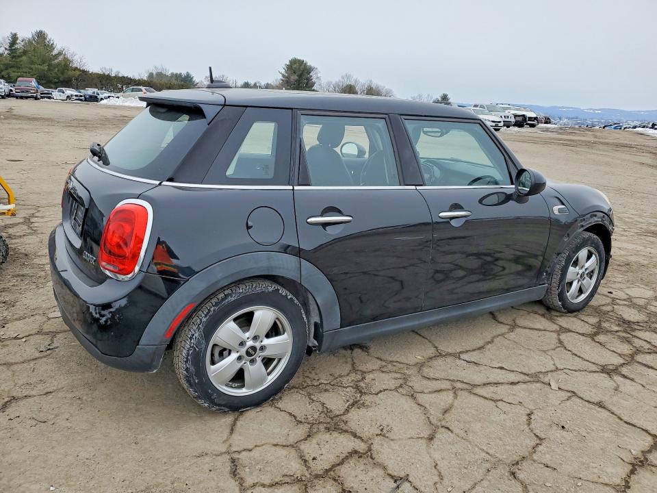 Photo 3 from auction – 2016 MINI COOPER with VIN WMWXU1C57G2D10046