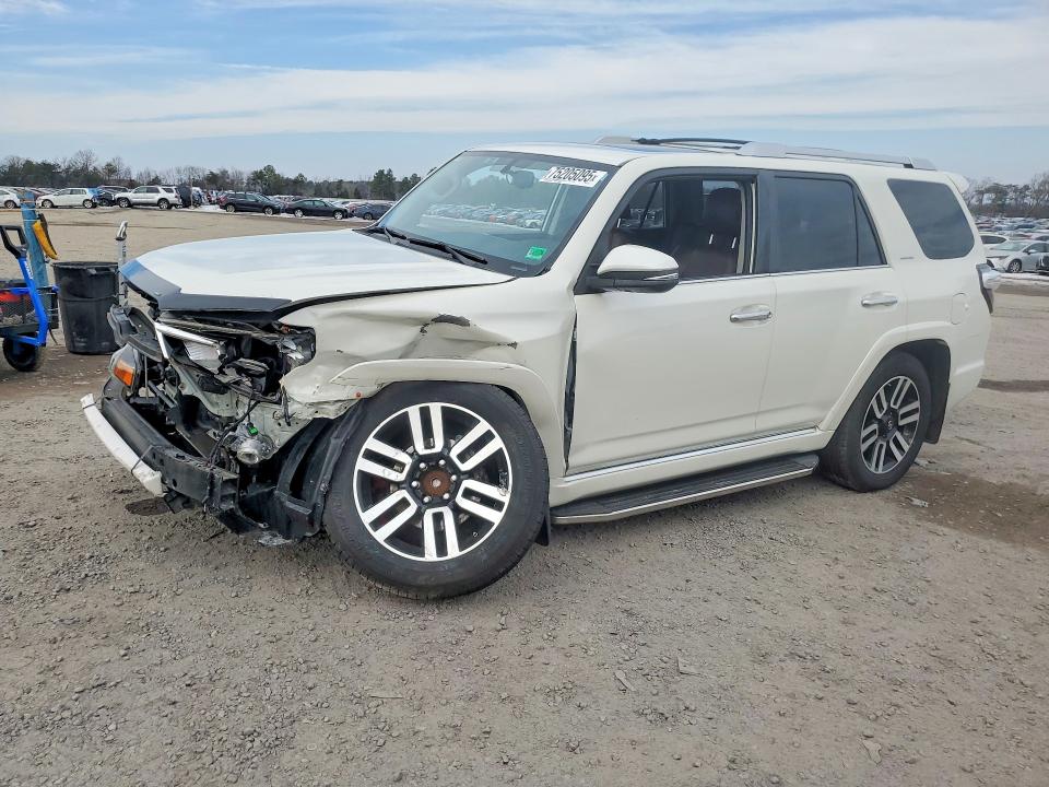 TOYOTA 4RUNNER SR 2018 with VIN JTEZU5JR0J5172597 - Photo from auction