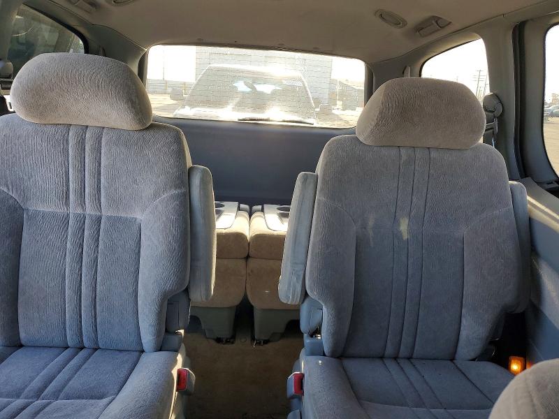 Photo 10 from auction – 2000 TOYOTA SIENNA with VIN 4T3ZF13C2YU198170