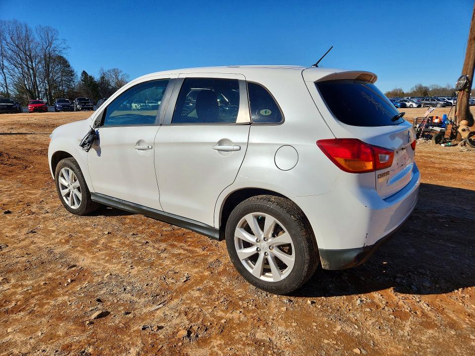 Photo 2 from auction – 2015 MITSUBISHI OUTLANDER with VIN 4A4AR3AU2FE018596