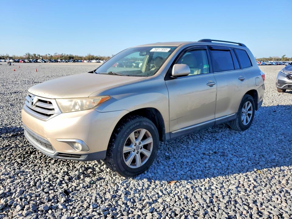 TOYOTA HIGHLANDER 2011 with VIN 5TDZK3EH9BS037730 - Photo from auction