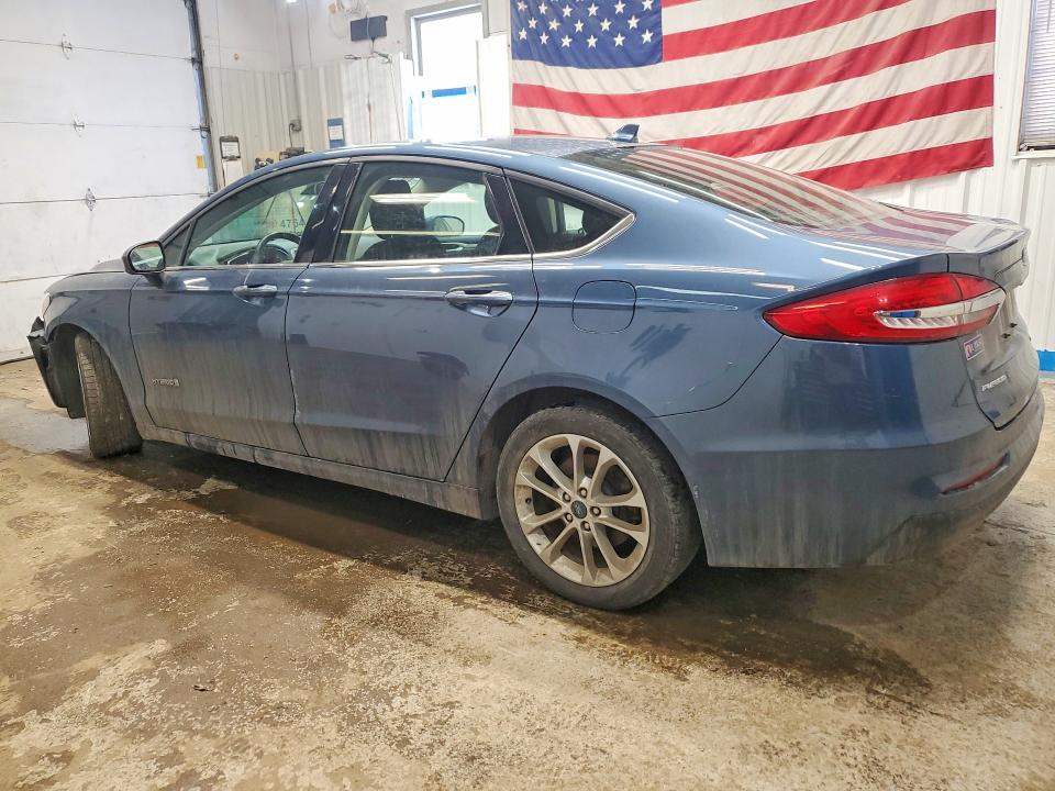 Photo 2 from auction – 2019 FORD FUSION with VIN 3FA6P0LU8KR125499