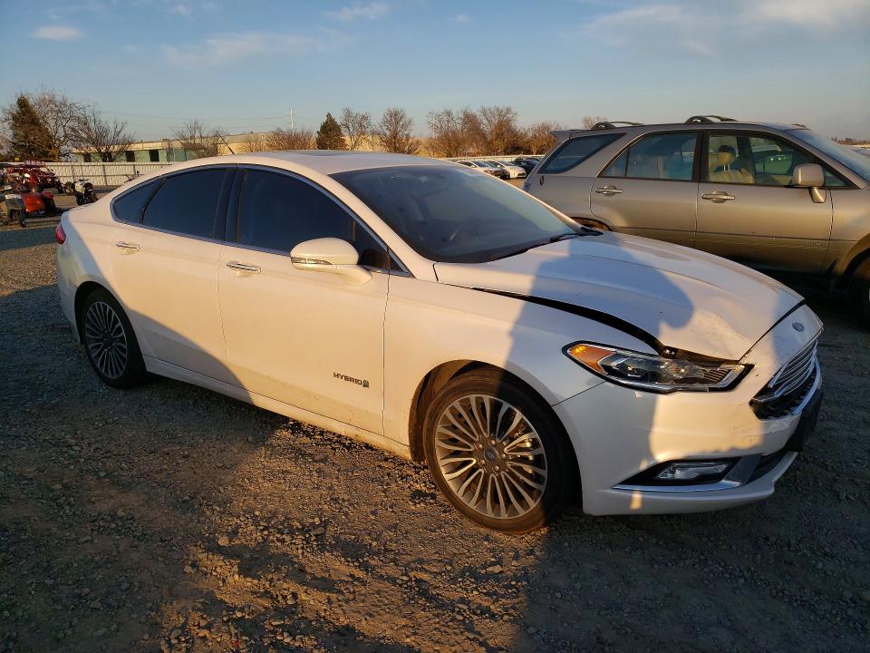 Photo 4 from auction – 2018 FORD FUSION with VIN 3FA6P0RU2JR246471