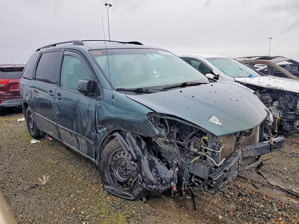Photo 4 from auction – 2004 TOYOTA SIENNA with VIN 5TDZA23C14S076299