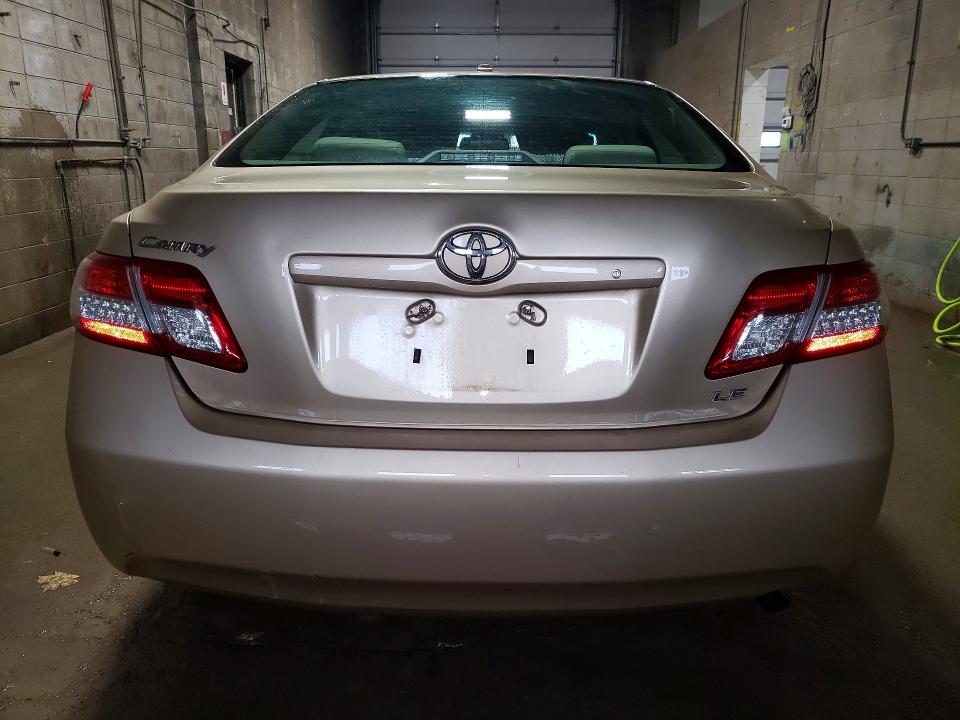 Zdjęcie 6 z aukcji – 2011 TOYOTA CAMRY z VIN 4T1BF3EK6BU701264