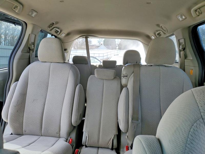 Photo 10 from auction – 2011 TOYOTA SIENNA with VIN 5TDKK3DC6BS052337