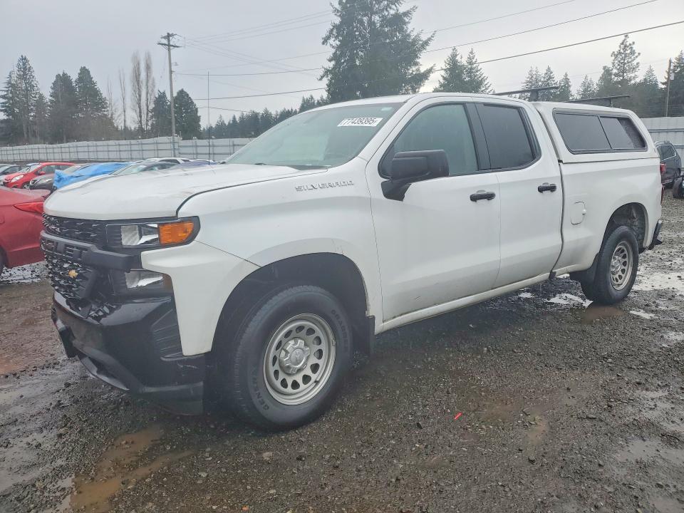 CHEVROLET SILVERADO 2019 with VIN 1GCRWAEH9KZ324749 - Photo from auction