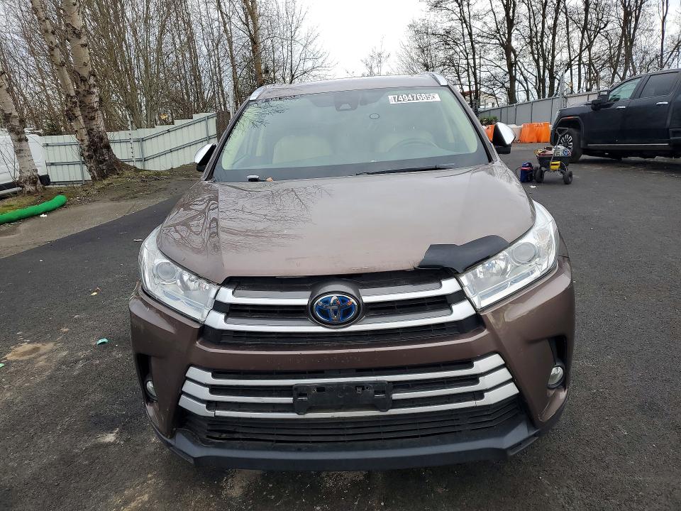 Photo 5 from auction – 2018 TOYOTA HIGHLANDER with VIN 5TDJGRFH5JS045273