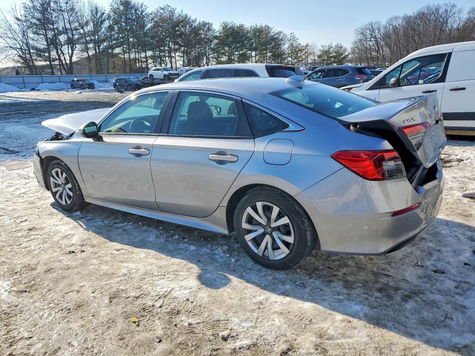 Photo 2 from auction – 2022 HONDA CIVIC LX with VIN 2HGFE2F24NH511554