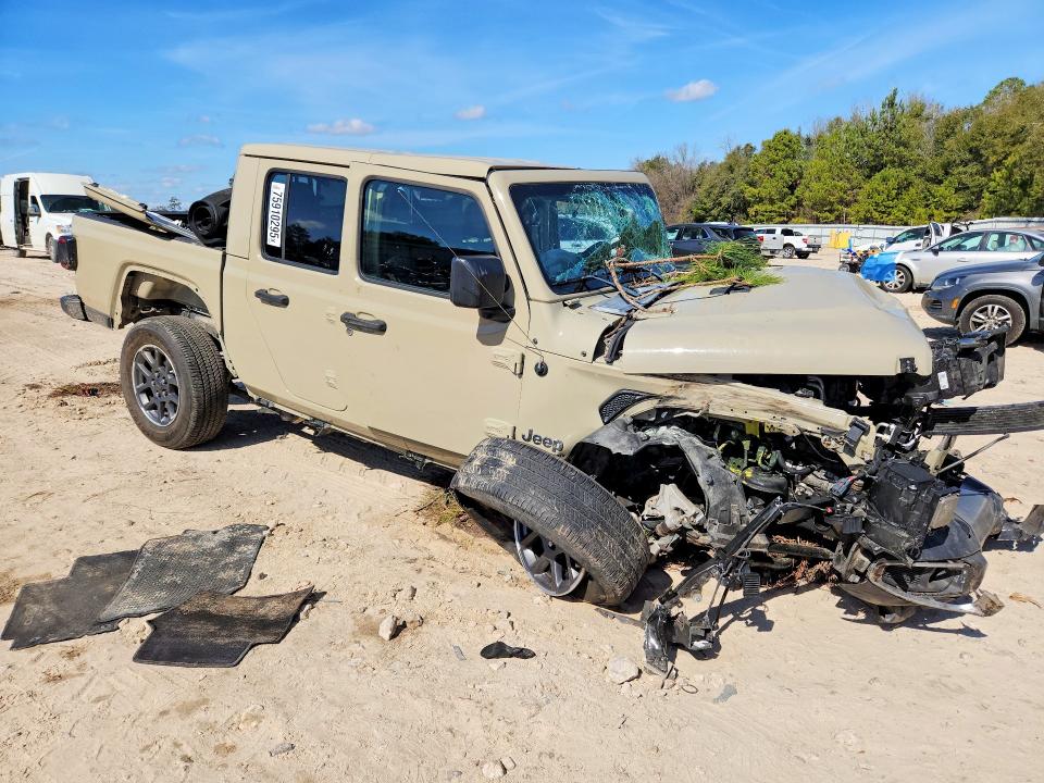 Foto 4 de la subasta – 2020 JEEP GLADIATOR con VIN 1C6HJTFG4LL160690