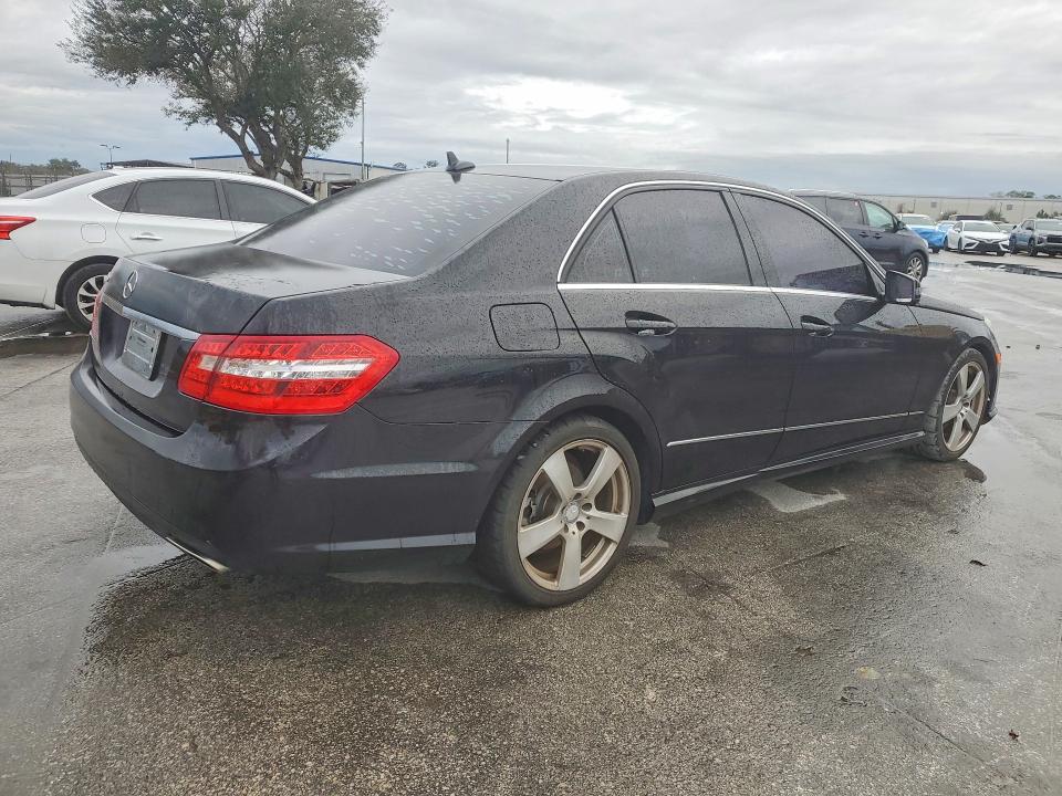 Photo 3 from auction – 2011 MERCEDES-BENZ E with VIN WDDHF5GB3BA320325