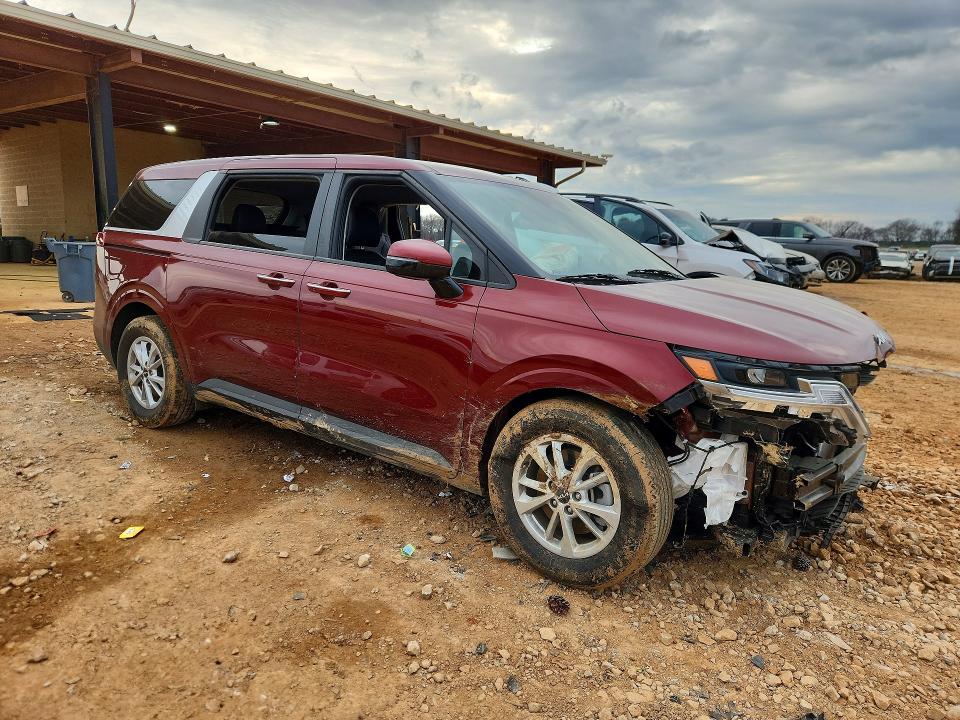 Photo 4 from auction – 2024 KIA CARNIVAL with VIN KNDNB4H36R6443446