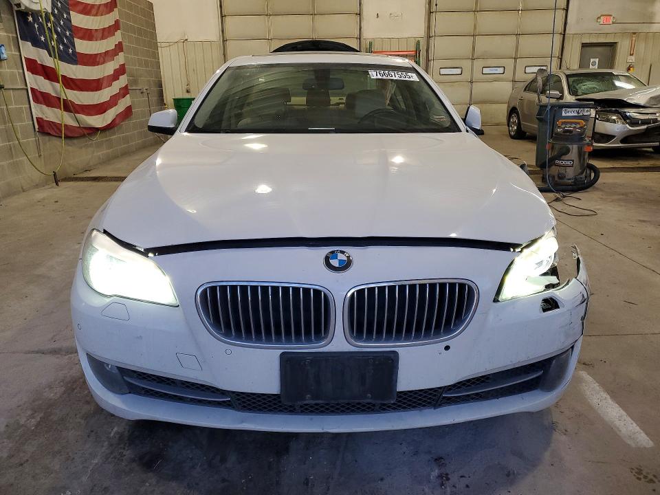 Photo 5 from auction – 2013 BMW 528 XI with VIN WBAXH5C52DDW14541