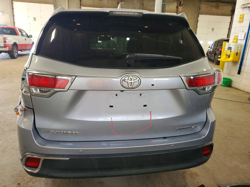 Photo 6 from auction – 2016 TOYOTA HIGHLANDER with VIN 5TDDKRFH6GS250797
