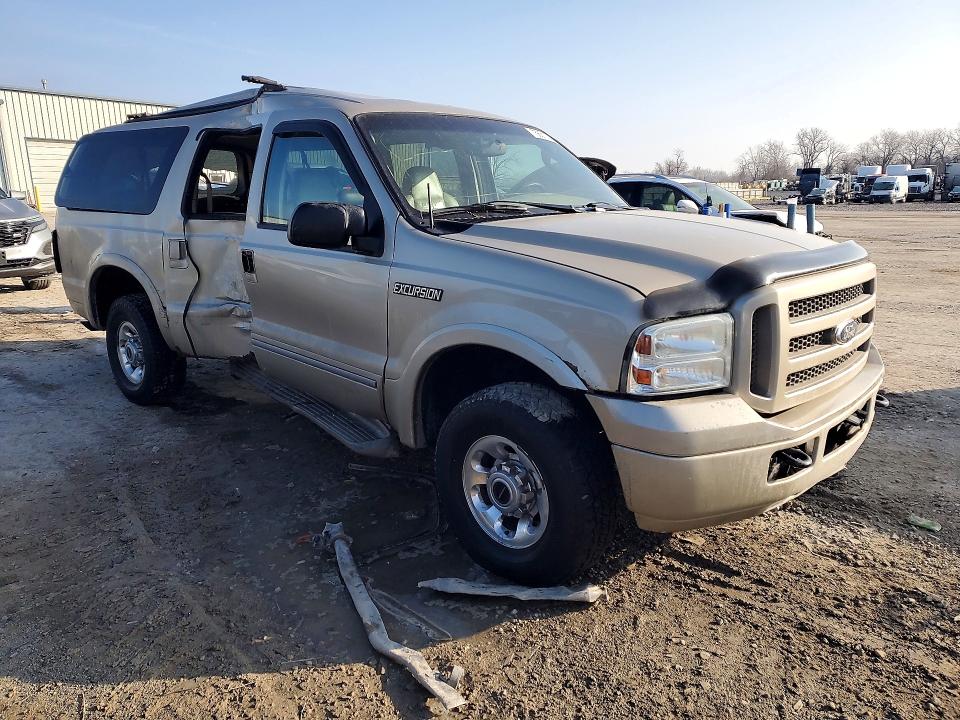 Photo 4 from auction – 2005 FORD EXCURSION with VIN 1FMNU43S15EC01698
