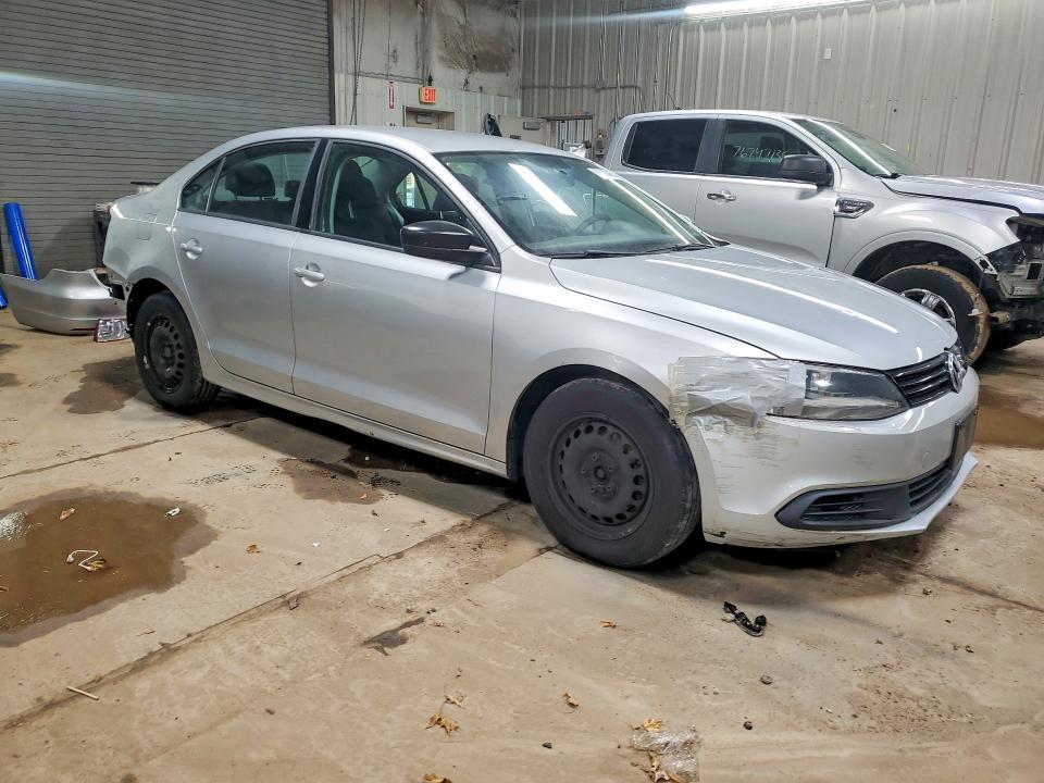 Photo 4 from auction – 2013 VOLKSWAGEN JETTA BASE with VIN 3VW2K7AJ5DM253592