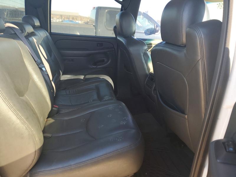 Photo 10 from auction – 2004 CHEVROLET SILVERADO with VIN 2GCEK13TX41325132