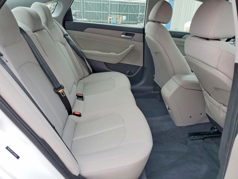 Photo 10 from auction – 2018 HYUNDAI SONATA with VIN 5NPE34AF9JH596835