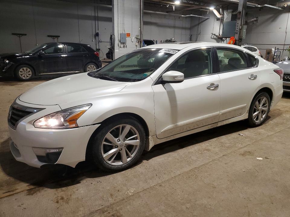 NISSAN ALTIMA 2015 with VIN 1N4AL3APXFN318637 - Photo from auction