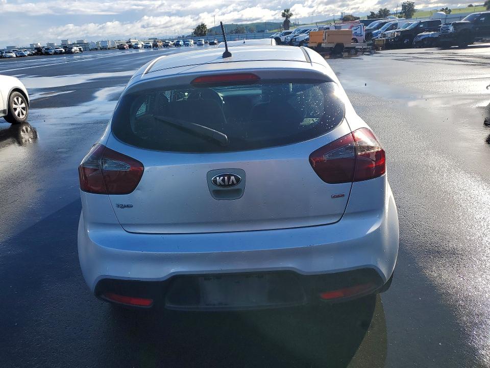 Photo 6 from auction – 2013 KIA RIO 5-DOOR with VIN KNADM5A33D6225606