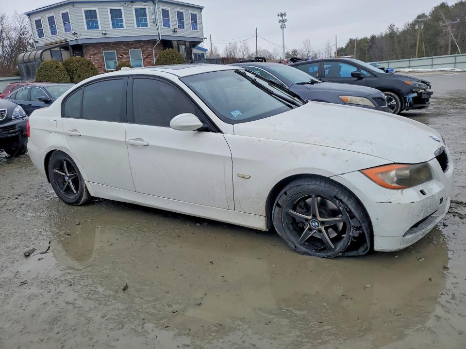 Photo 4 from auction – 2008 BMW 328 with VIN WBAVA37558NL57403