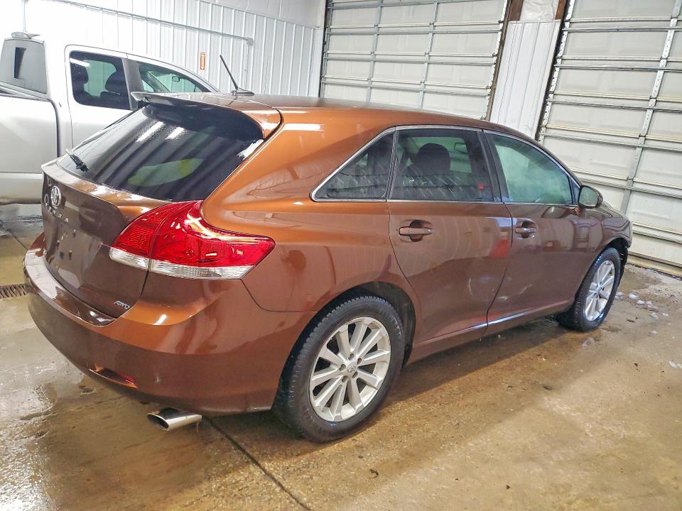 Photo 3 from auction – 2010 TOYOTA VENZA with VIN 4T3BA3BB2AU014274