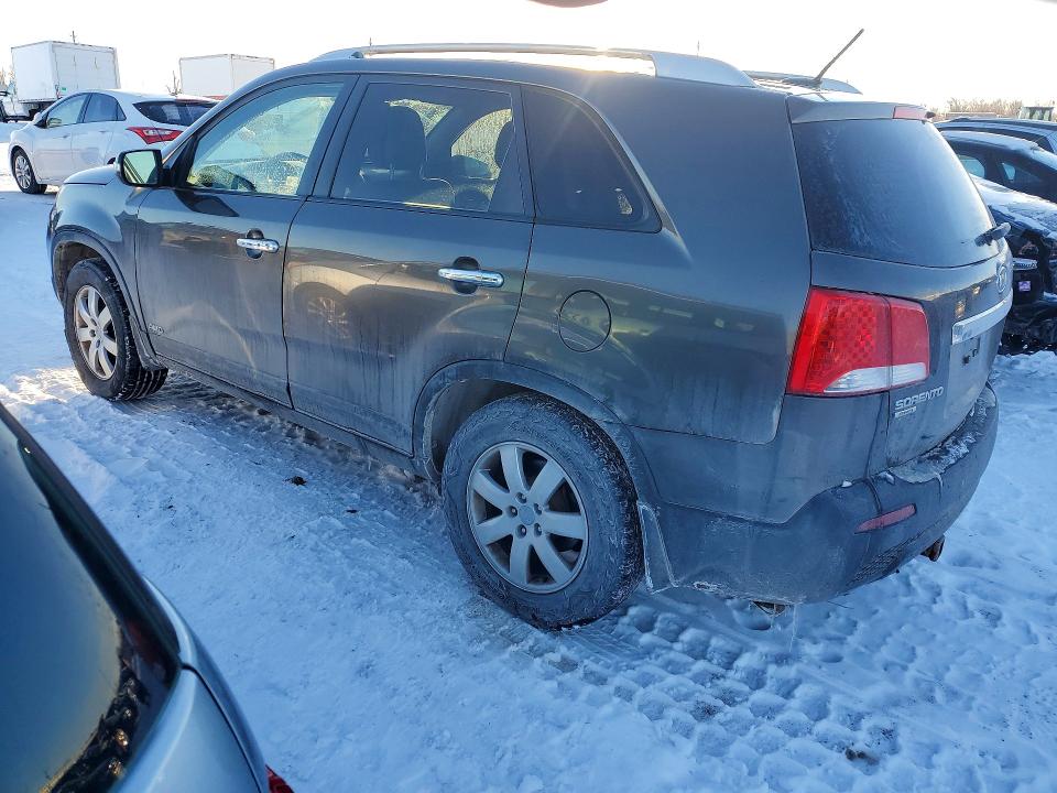 صورة رقم 2 من المزاد - 2013 KIA SORENTO مع VIN 5XYKTDA28DG353030