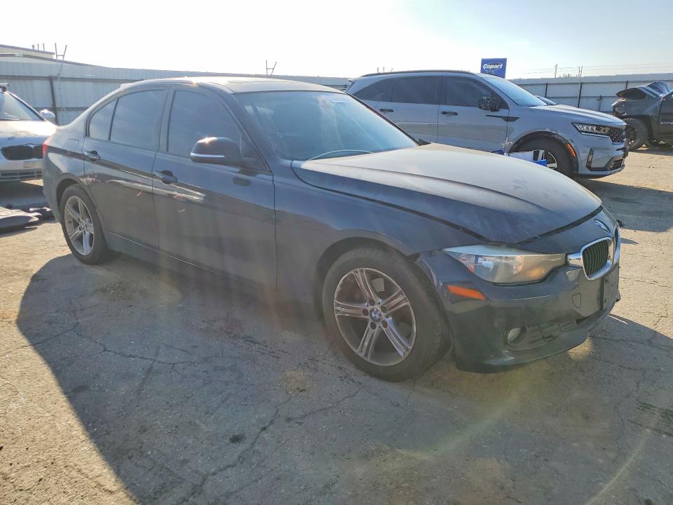 Photo 4 from auction – 2014 BMW 320 with VIN WBA3B1G53ENS77926