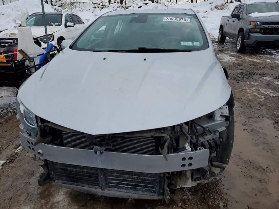 Photo 5 from auction – 2017 CHEVROLET VOLT with VIN 1G1RB6S54HU163390