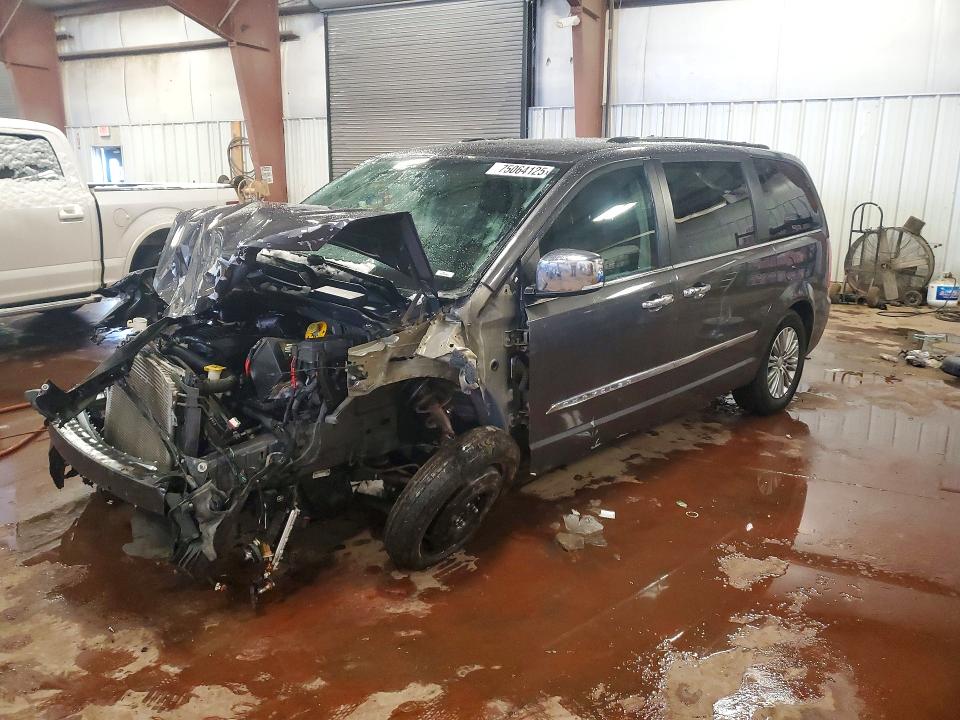 CHRYSLER TOWN & COU 2016 with VIN 2C4RC1CGXGR283682 - Photo from auction