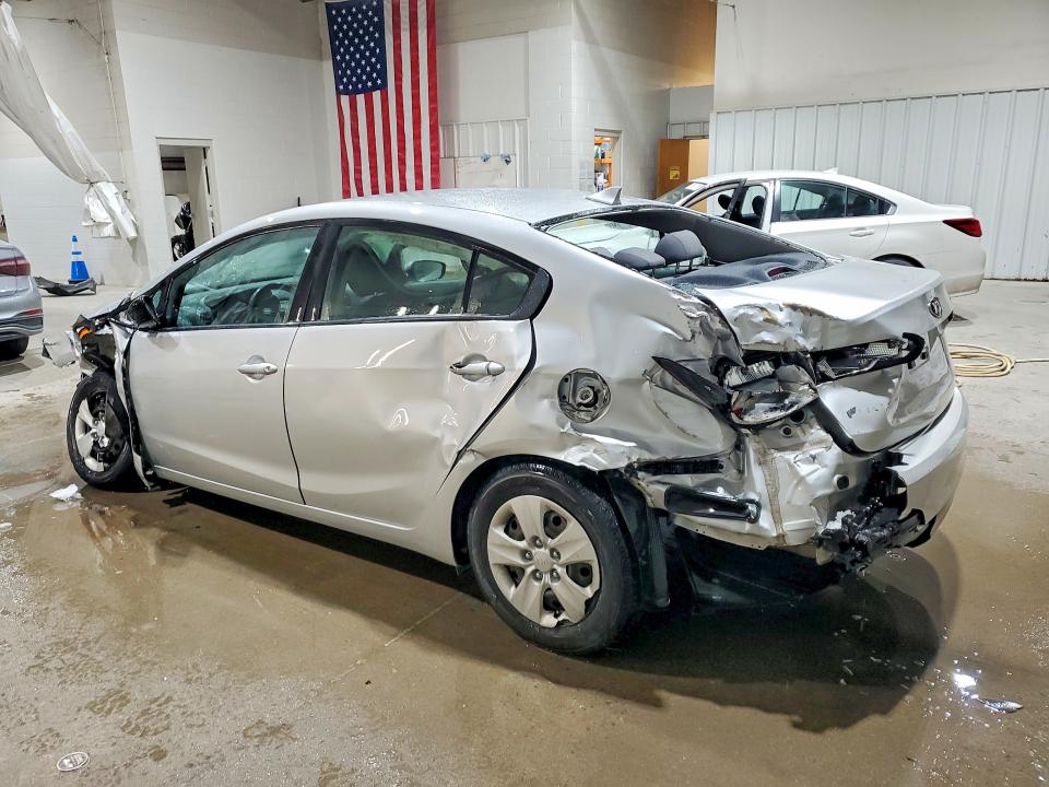 Фото 2 с аукциона – 2017 KIA FORTE LX с VIN 3KPFK4A75HE055781