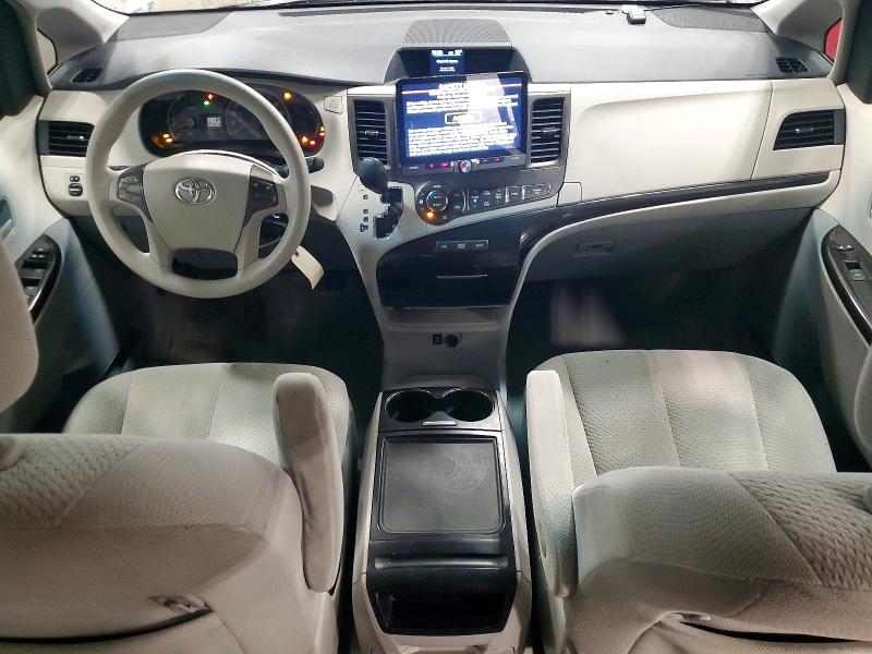 Photo 8 from auction – 2014 TOYOTA SIENNA LE with VIN 5TDJK3DC4ES087281