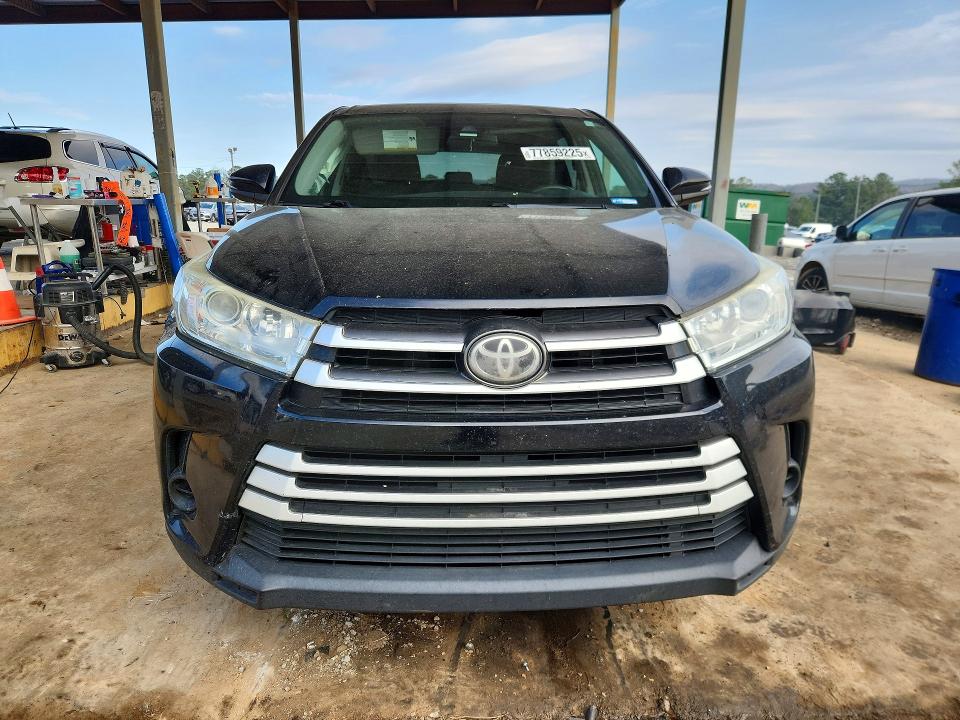Photo 5 from auction – 2017 TOYOTA HIGHLANDER with VIN 5TDZZRFH2HS203866