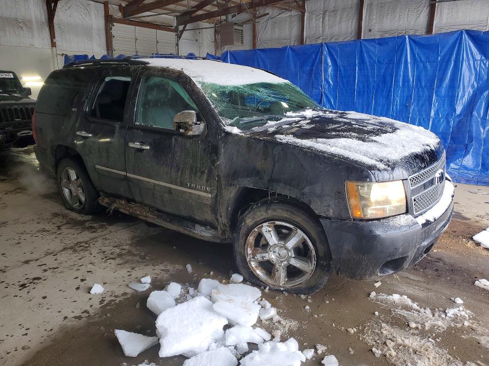 Photo 4 from auction – 2014 CHEVROLET TAHOE with VIN 1GNSKCE08ER137923