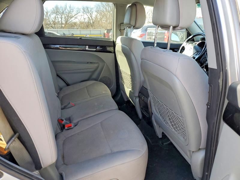 Photo 10 from auction – 2015 KIA SORENTO with VIN 5XYKT4A62FG633693