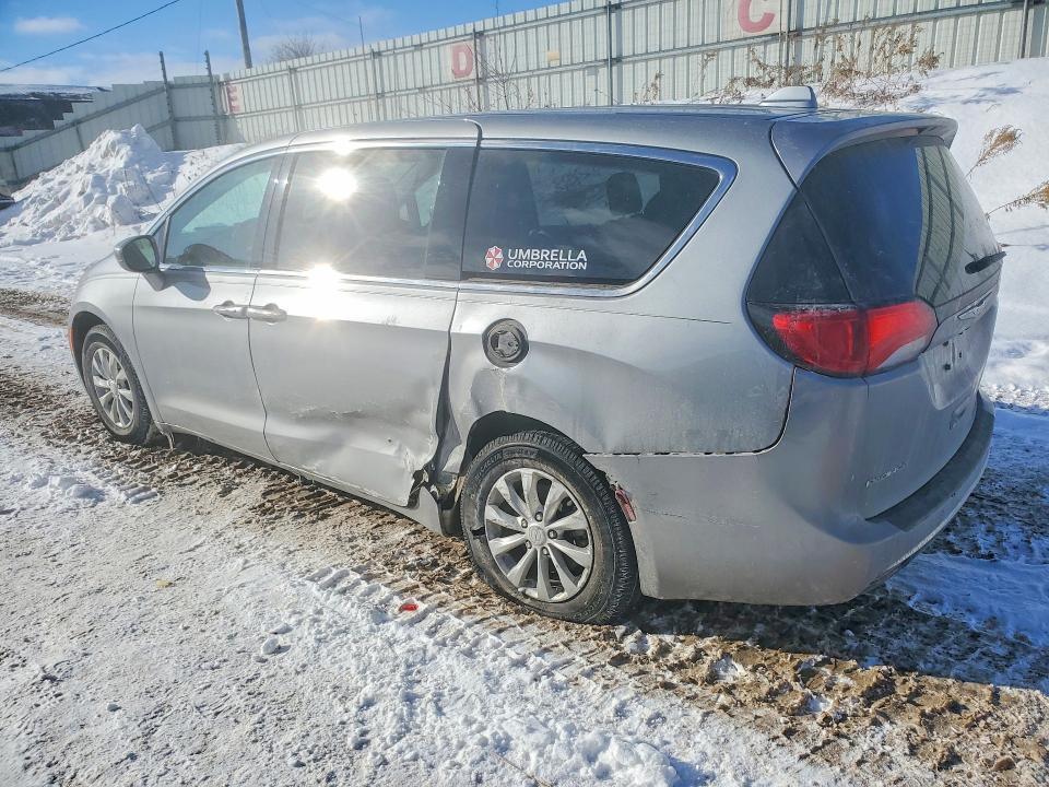 Photo 2 from auction – 2018 CHRYSLER PACIFICA with VIN 2C4RC1FG9JR117558