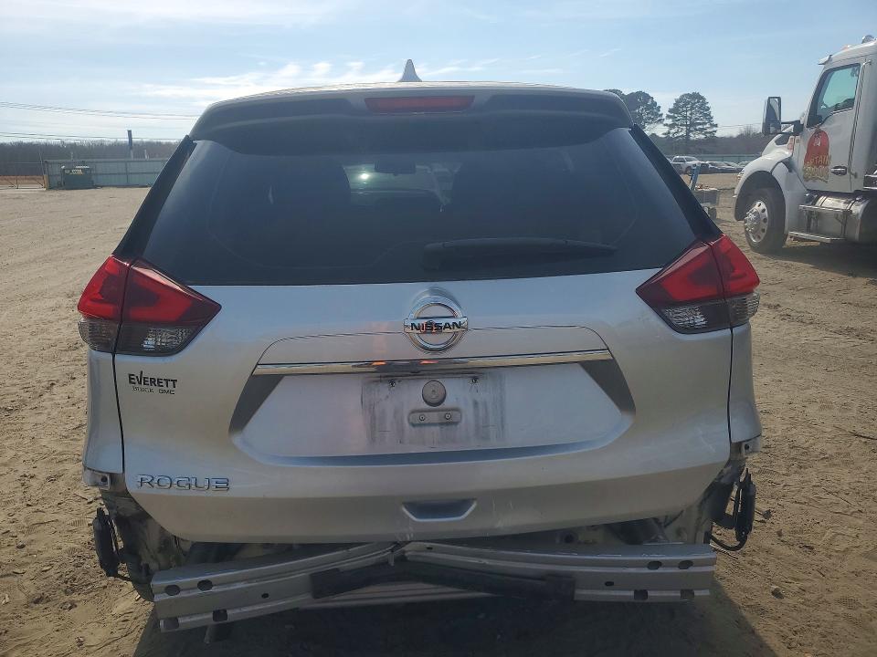 Photo 6 from auction – 2018 NISSAN ROGUE with VIN KNMAT2MT8JP612967